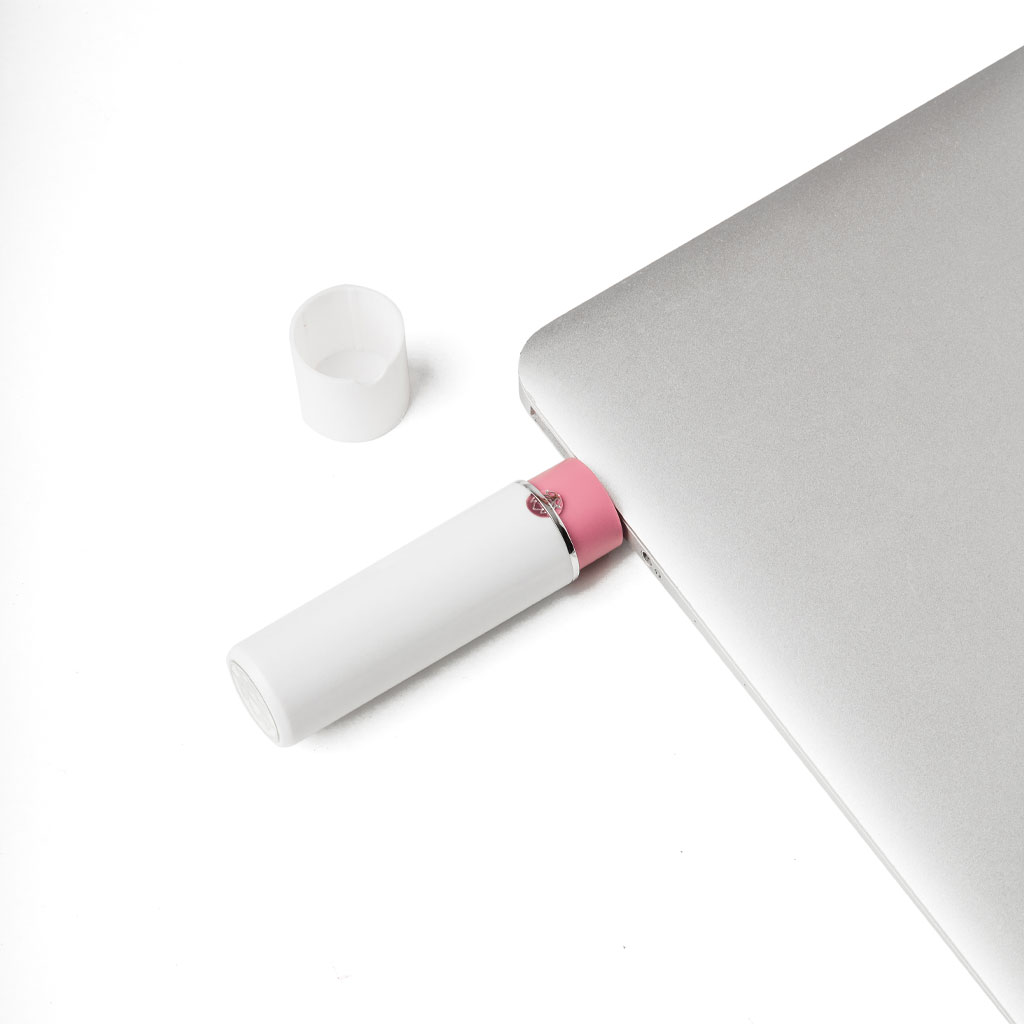 Magic Motion - Lotos Lipstick Vibrator met App laptop