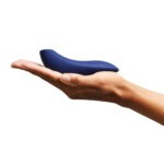 We-Vibe - Melt Luchtdruk Vibrator met APP - Midnight Blue hand