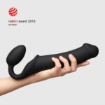 Strap-On-Me - Strapless Voorbind Dildo - Maat M - Zwart hand