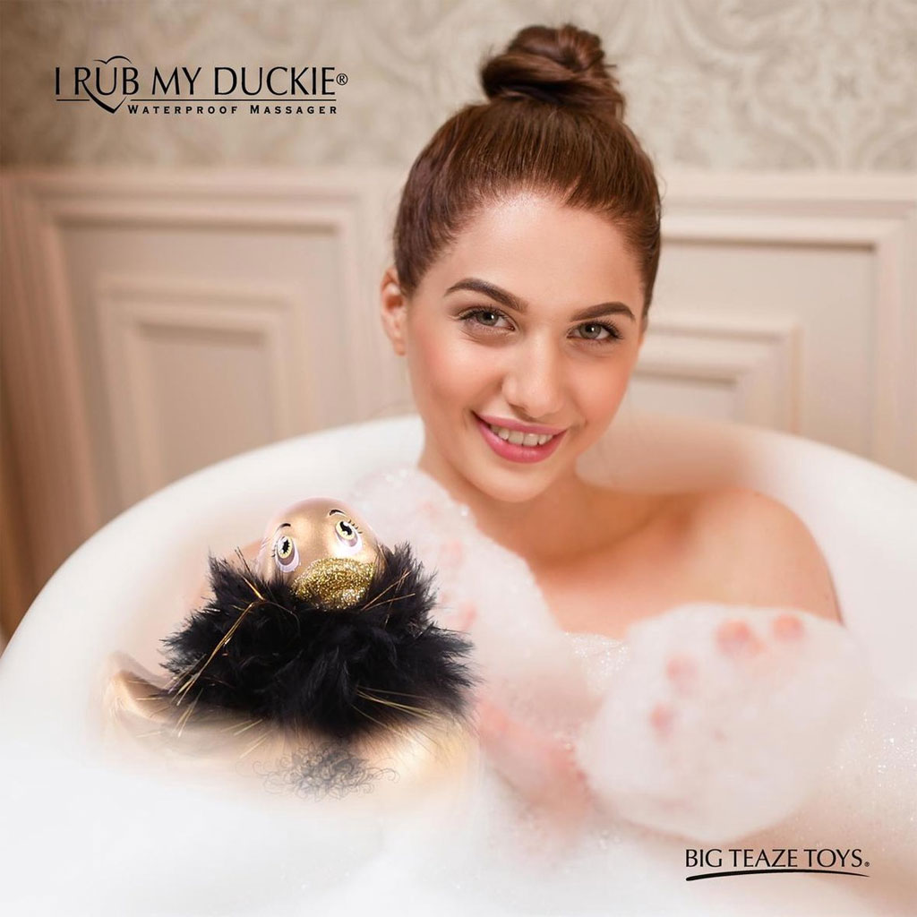I Rub My Duckie 2.0 | Paris Goud bad
