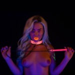 Taboom - Glow in the Dark Halsband met Ketting Roze lengte