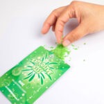 Secret Play - Mint Popping Candies hand