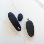 We-Vibe - Moxie+ Panty Vibrator Zwart sfeer