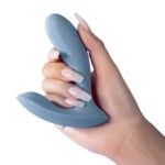 Svakom - Erica Draagbare Panty Vibrator - Blauw hand