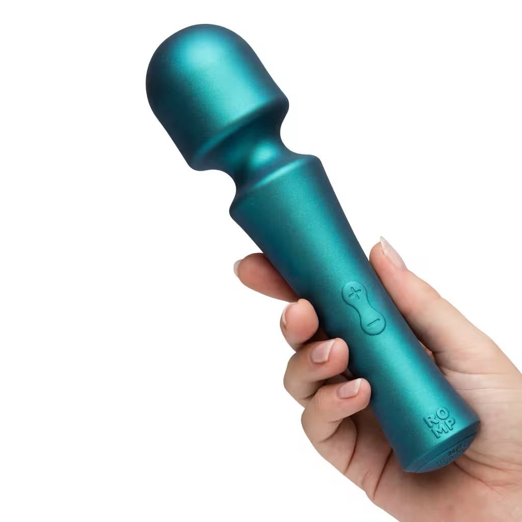 ROMP Presto - Wand massager in hand