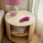 womanizer enhance pink op tafel