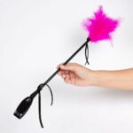Secret Play - Rijzweep & Kietelaar Roze hand