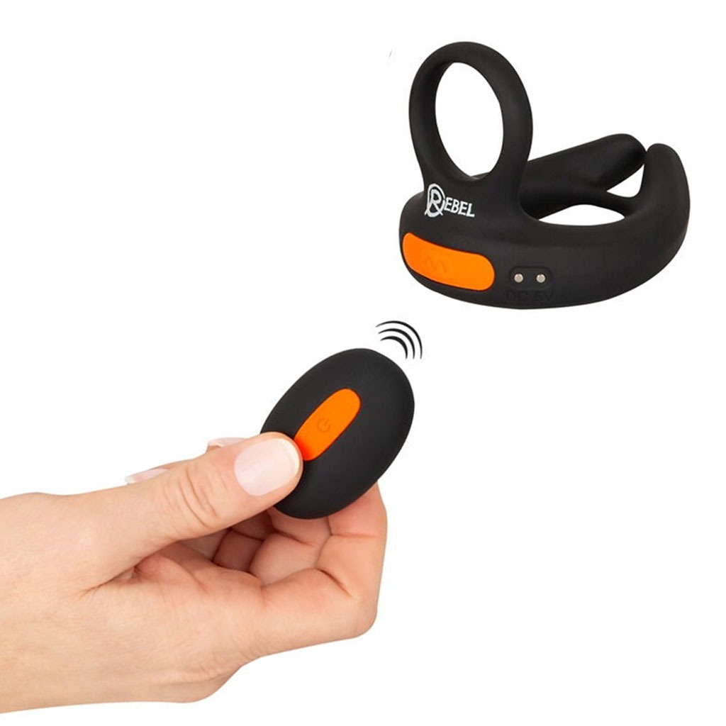 Rebel Men's Gear - Scrotum Stimulator met Afstandsbediening hand