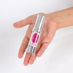 Secret Play - Clit Pwr Clitoris Balsem Aardbei - 15ml hand