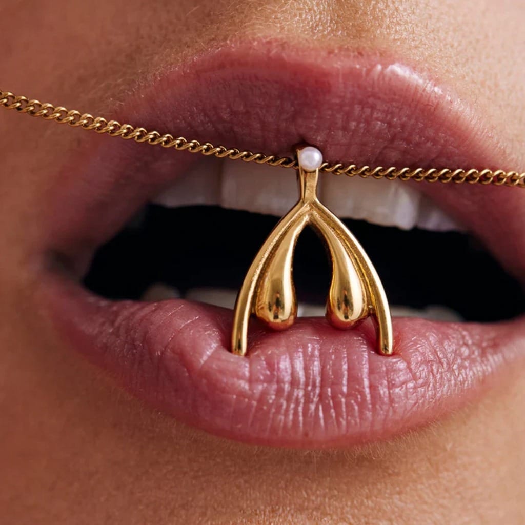 Clitoris ketting met parel goud