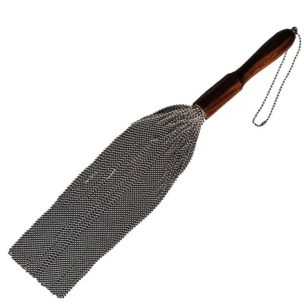 Rouge – Beaded Metal Flogger met Houten Handvat